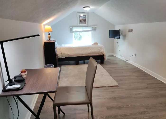City Lights Hideaway- Near Downtown Indianapolis