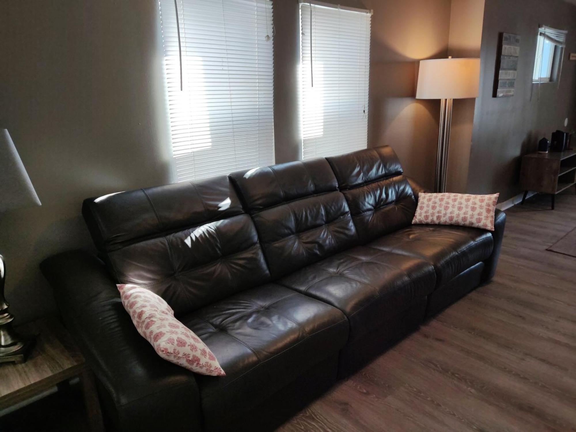 Homestay Lights Hideaway- Near Downtown *