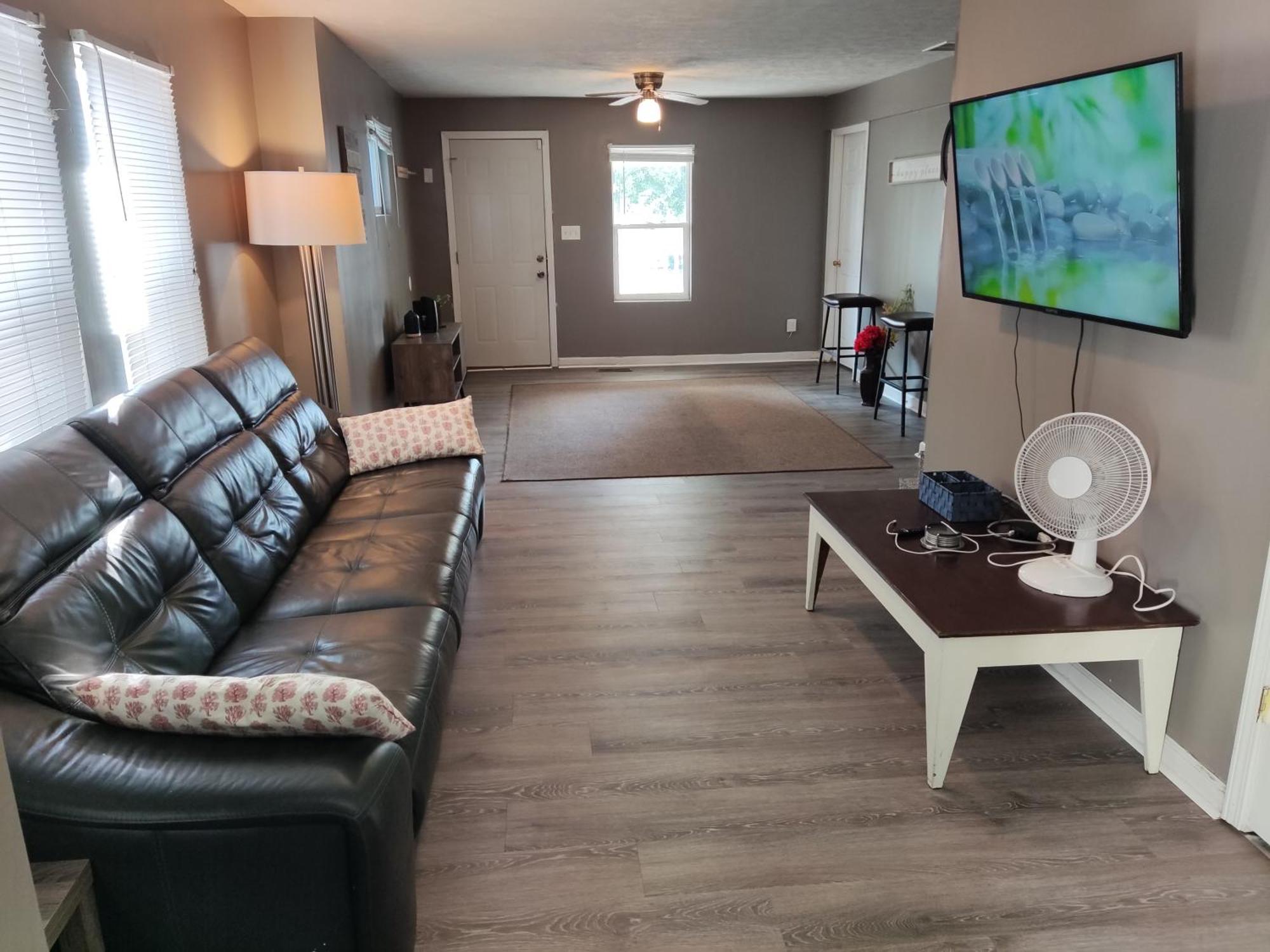 Homestay Lights Hideaway- Near Downtown Indianapolis