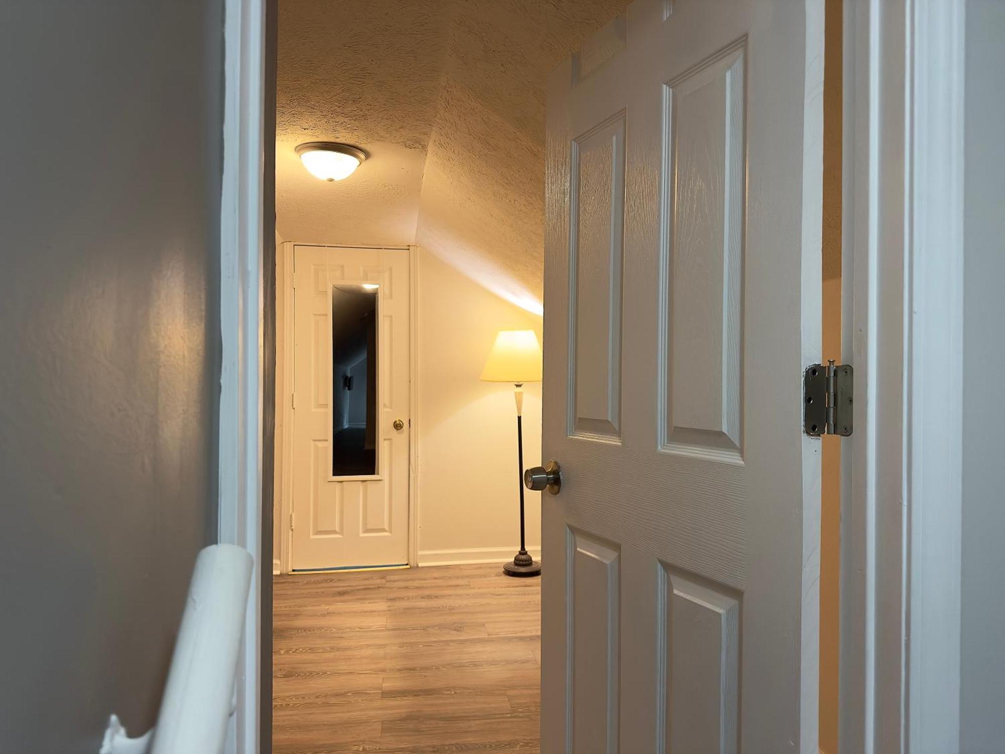 Lights Hideaway- Near Downtown Homestay